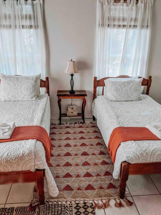 Vacation Home Blue Lotus Caye Caulker Esterno foto