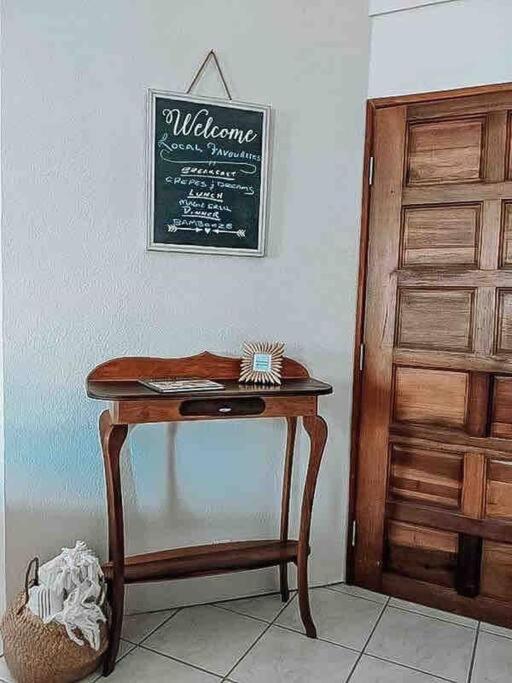Vacation Home Blue Lotus Caye Caulker Esterno foto